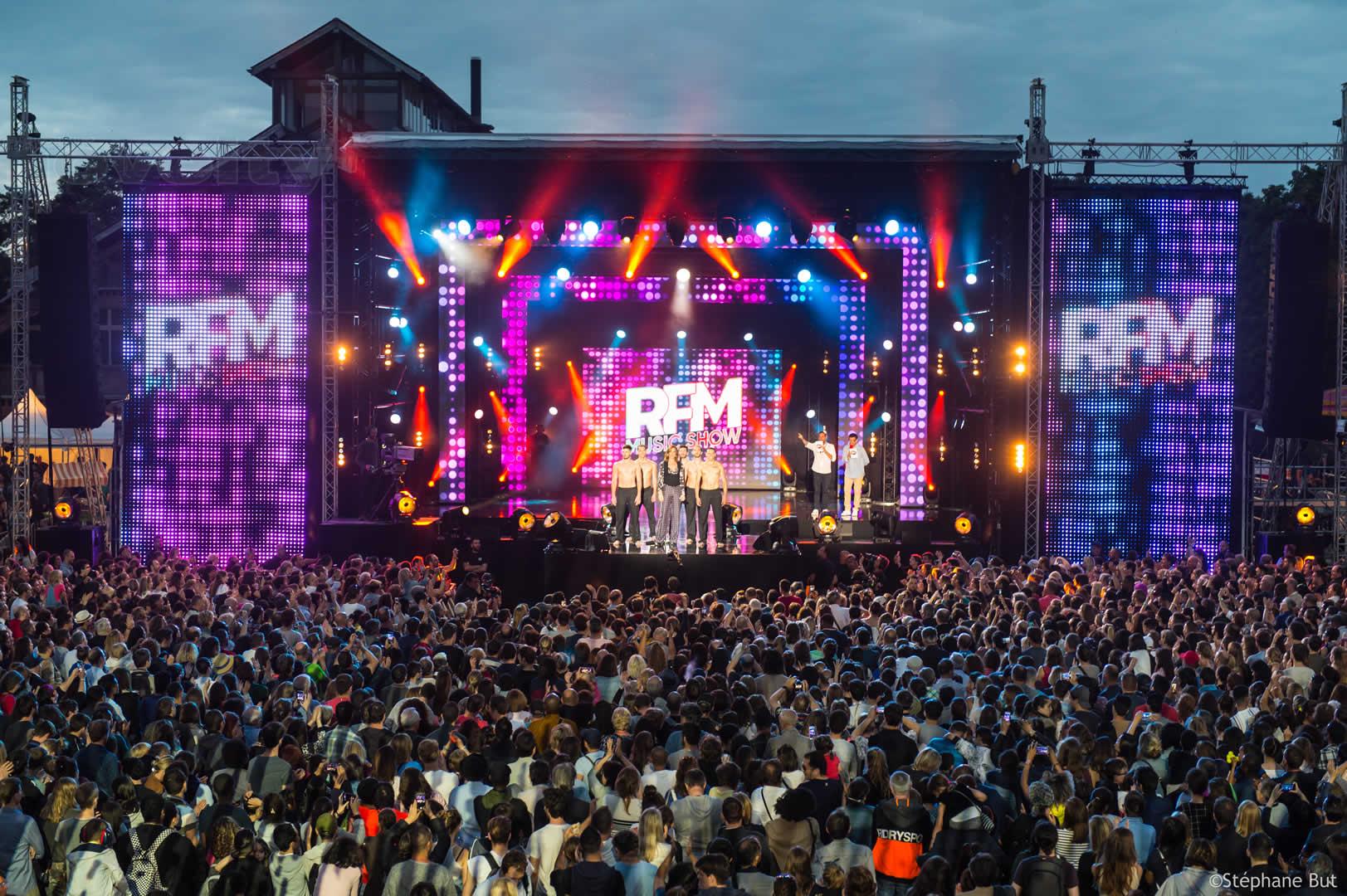 Visuel Éclairage et vidéo by Novelty pour le RFM Music Show 